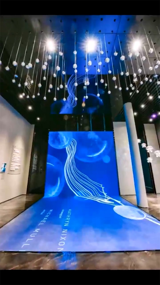 P2展厅LED沉浸式体验互动地砖屏(图1)